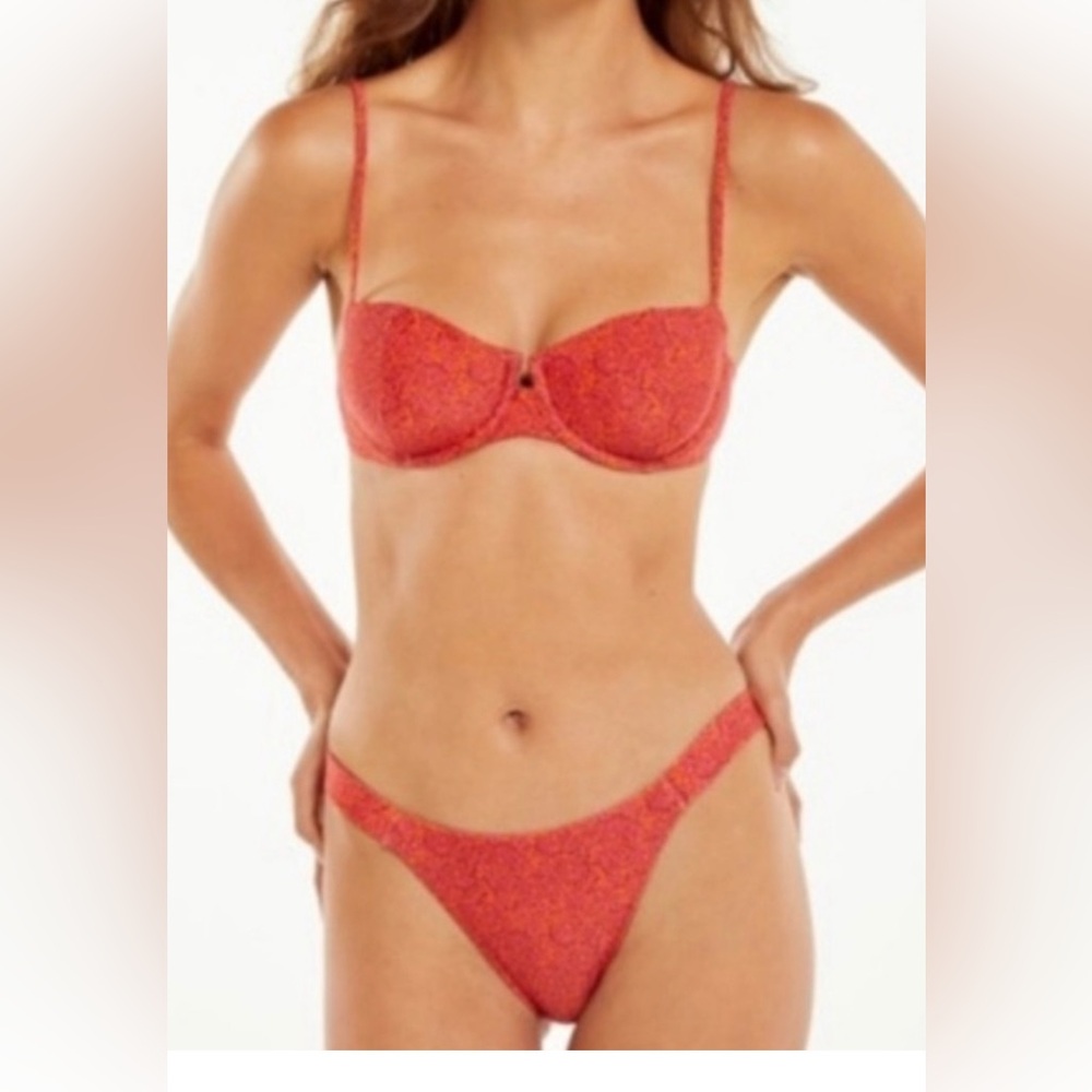 VIX Swim - DCUP  . MSRP $220.00🌴